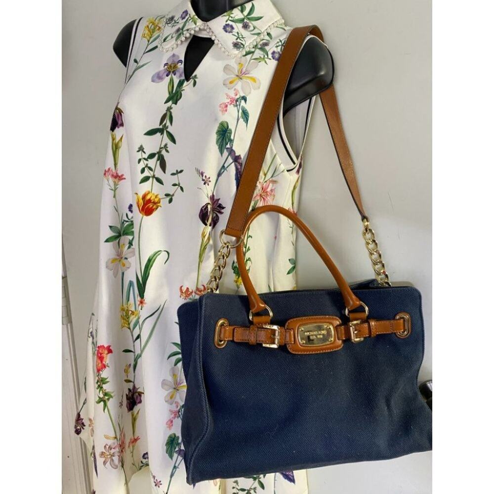 MICHAEL KORS Blue Inter Woven Canvas Shoulder Bag - Picture 11 of 16